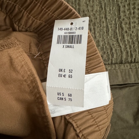 A&F Abercrombie & Fitch High Waist Utility Cargo Shorts - Picture 6 of 6